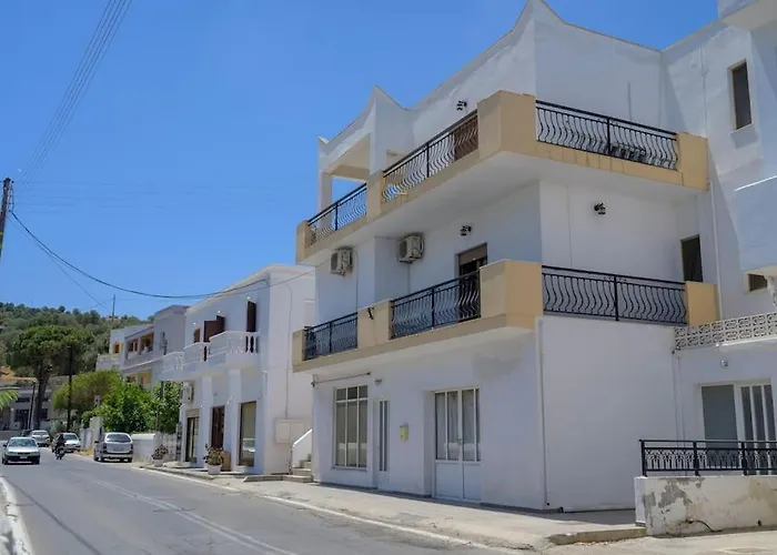 Smaragdi Leros 阿齐亚马利那